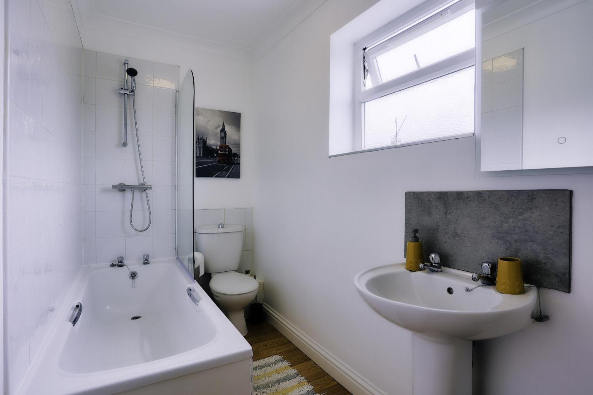 The Best Flat On The Street - Three Minutes Walk From The Beach Apartment Southend-on-Sea Exterior photo